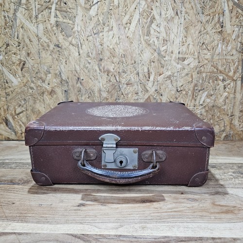 Small 1940s vintage suitcase - small,