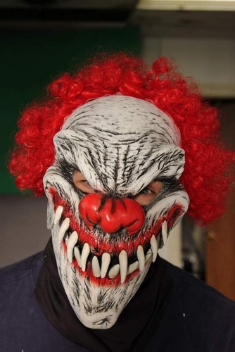 Mask moving mouth clown last - moving,