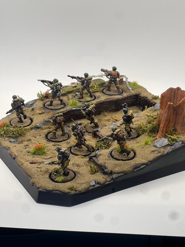 Unpainted 40k trench diorama - 40k,