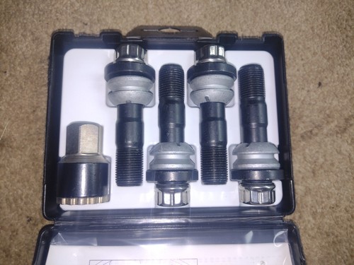 Mercedes locking wheel bolts - mercedes,