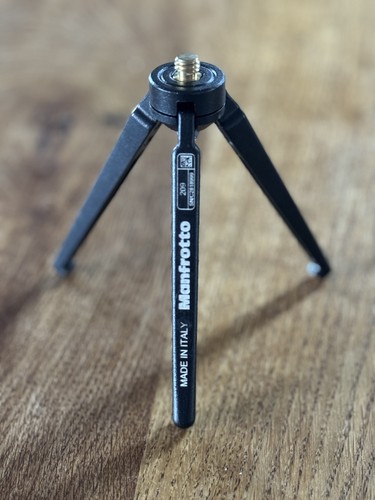 Manfrotto 209 table top tripod - 209,