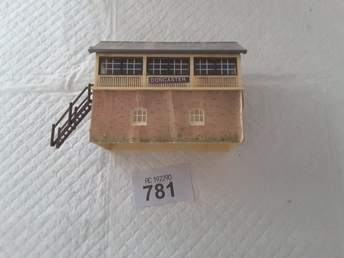 Hornby 503 signal box - 503,