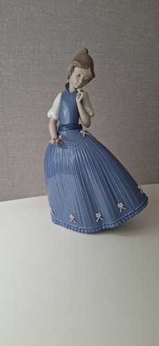 Lladro girl bluedress with - girl,