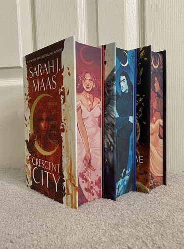 Sarah maas crescent city - sarah,