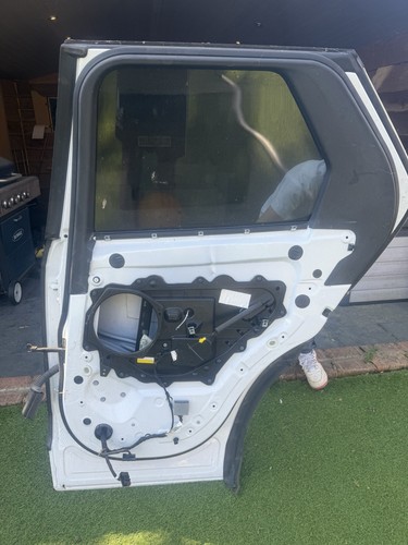 Discovery driver side rear - 5,