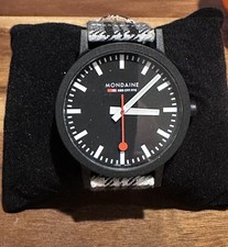 Mondaine Essence Quartz Black