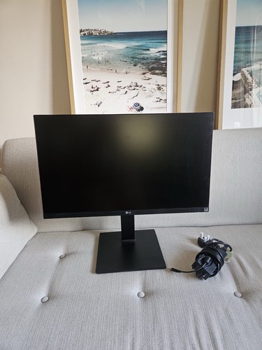 Monitor used great - lg, 24”
