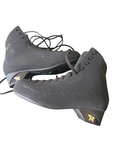 Risport black figure skate