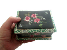 BEAUTIFUL ANTIQUE 1900s MALING CETEM WARE CHINOISERIE FAMILLE ROSE PORCELAIN BOX