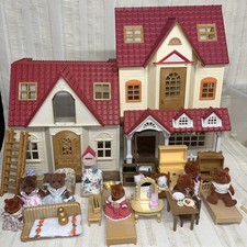 LOVELY SYLVANIAN FAMILIES  RED ROOF  HOUSE  BUNDLE WITH PEOPLE AND FURNITURE