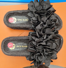 River Island Sliders UK 3