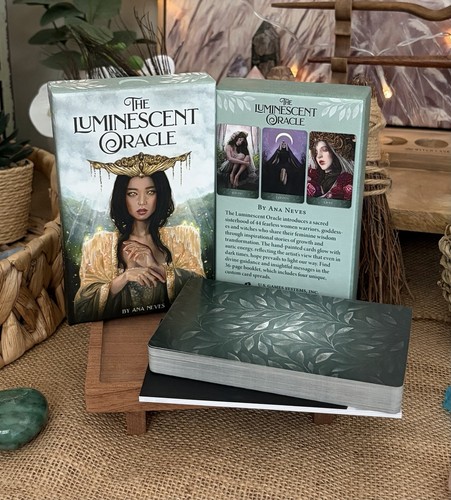 The luminescent oracle deck - the,