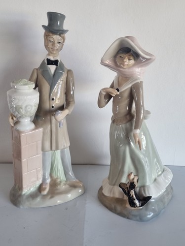 Porcelain figurine the - porcelain, in