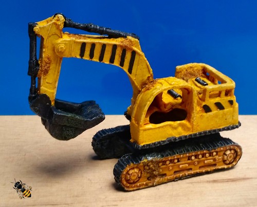 Aquarium ornament digger - aquarium,