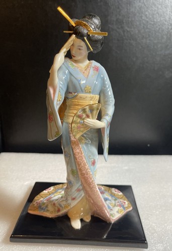 Dance the geisha - dance, of