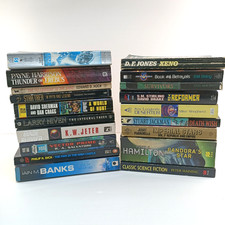 19x Vintage Science Fiction Mixed Author Iain M Banks Use Of Weapons Book Bundl