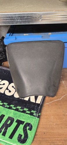 Kawasaki zx7r front seat - zx7r,