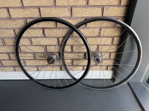 Solid fixed gear track - /, /