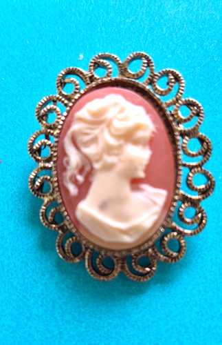 Vintage cameo brooch - cameo,