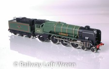 Rebuilt West Country Class 4-6-2 34028 'Eddystone' in BR Green By Wrenn W2239