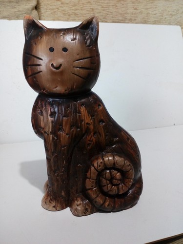 Cat large pottery - large,