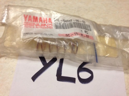 Yamaha 51l 84332 spring - 51l-84332-00,