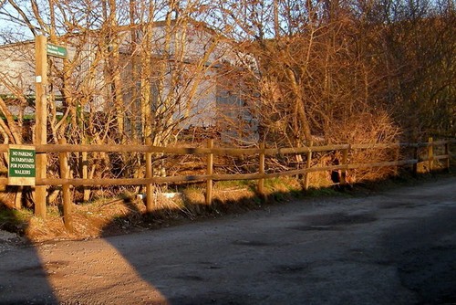 Photo 6x4 signpost depicting - 6x4,