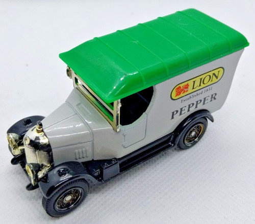 New oxford diecast lion - new,