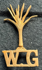 BRITISH ARMY WELSH GUARDS SHOULDER / COLLAR TITLE BADGE BRASS 3 LUGS NO PIN