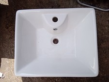CERAMIC SINK