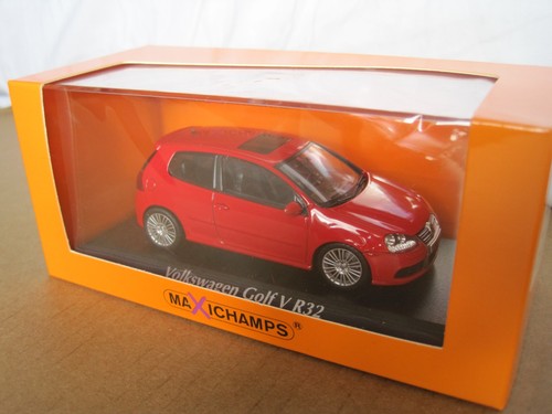 MAXICHAMPS/MINICHAMPS