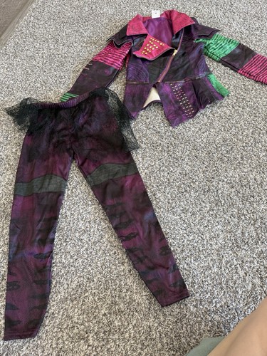The disney store descendants - the,