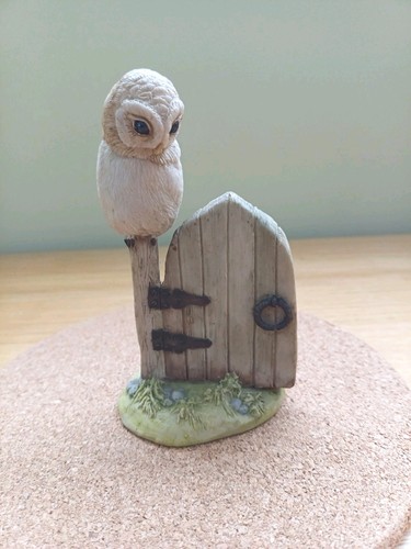 Teviotdale owl gatepost - teviotdale, on