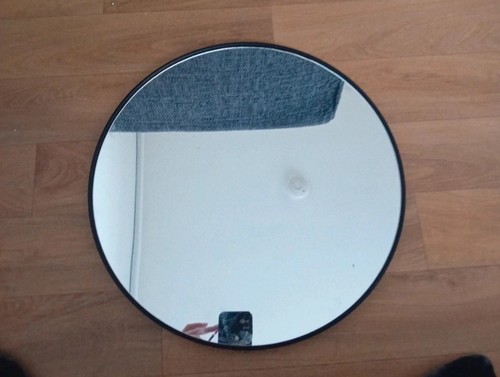 Medium size wall mirror - size,
