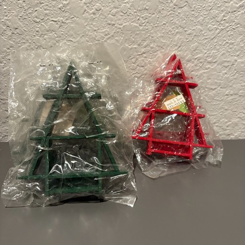 Vtg plastic pyramid - vtg,