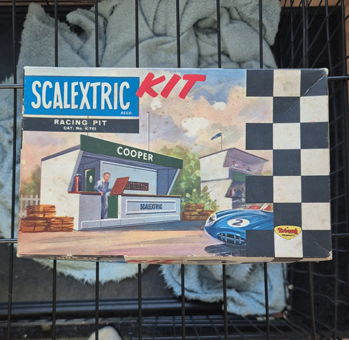 Scalextric cooper racing pit - scalextric,