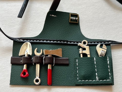 Tool apron tools 1 - &,