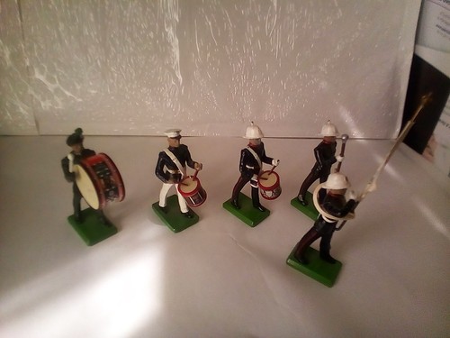 Britains lead soldiers - britains,