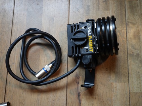 Lowel light focusable - -, and