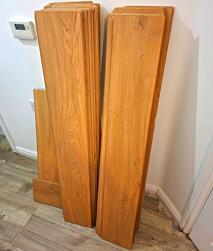 Oak effect laminate flooring - oak,