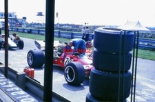 PHOTO  ALAN ROLLINSON SURTEES TS5A-VEGANTUNE - THRUXTON PADDOCK AUGUST 1970 THE