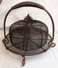 Footed Wire Cake Stand with
