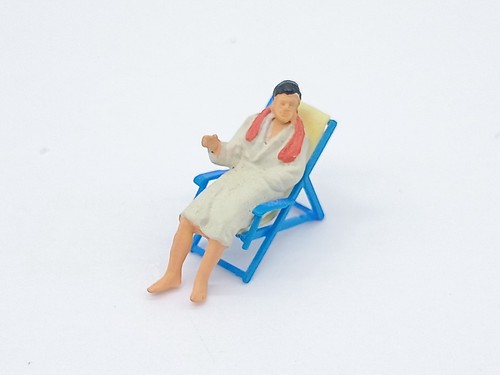 Preiser figures man sunbathing - preiser,