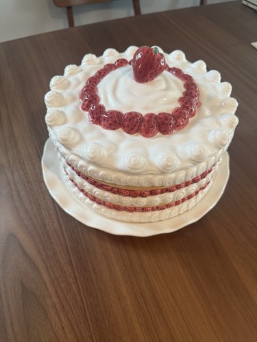 Vintage cardinal strawberry - vintage,