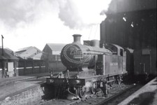 PHOTO  Southern Railway Steam Locomotive Class I1X 2002 at Brighton in 1951