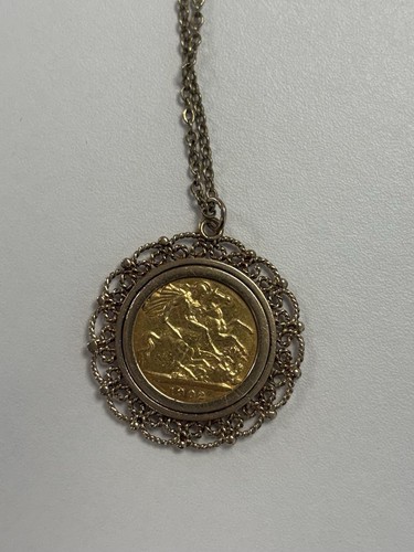 22ct half gold - 22ct, sovereign