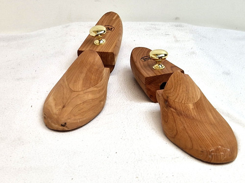 Wooden shoe trees - j&m,
