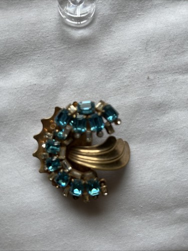 Vintage rhinestone brooch - vintage,