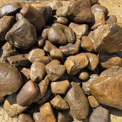 Mixed cobbles garden rockery - mixed,