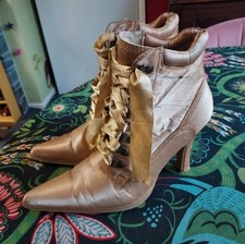 6 EUR 39 Amazing vintage gold satin pixy heels witch boots gold satin wedding...